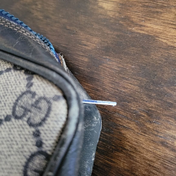 Gucci 80s Monogram GG Camera Bag w/Web Detail - vintage - Picture 13 of 14